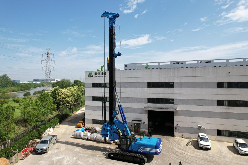 KR240M rotary drilling rig