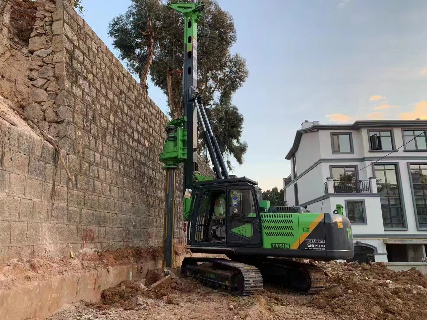 tysim-kr60-confined-site-foundation-drilling