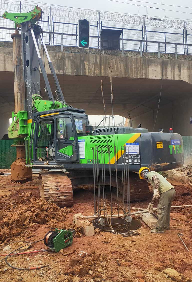 דזשיאַנגסו טיסים נידעריק כעדרום דרילינג ריג KR125ES געארבעט5