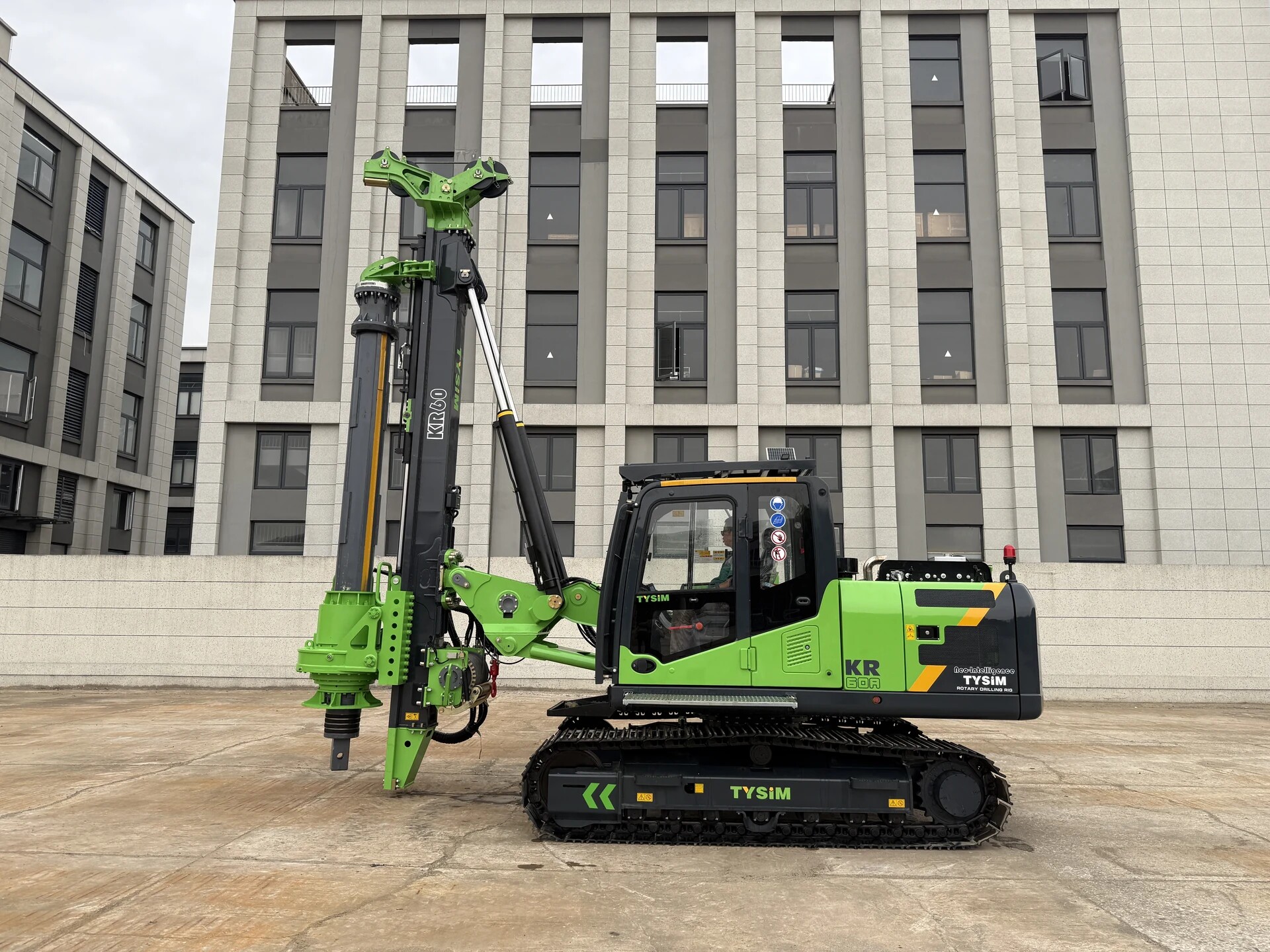 tysim-kr60s-compact-rotary-drilling-rig-side-view
