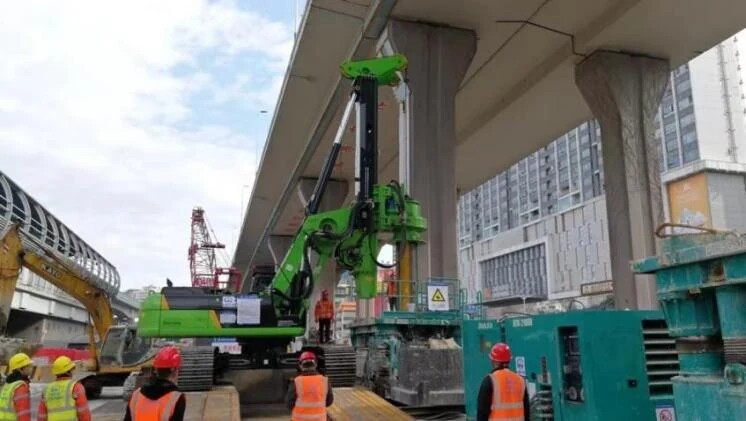 tysim-low-headroom-rig-urban-viaduct-construction